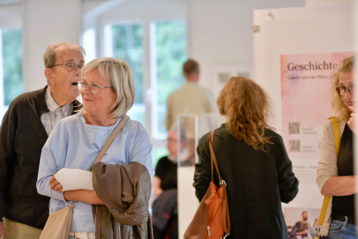 Vernissage „GOETHEs TREIBEN“ © Manuela Weiß | Die Kulturfabrik, Ilmenau Vernissage "GOETHEs TREIBEN" © Manuela Weiß | Die Kulturfabrik, Ilmenau